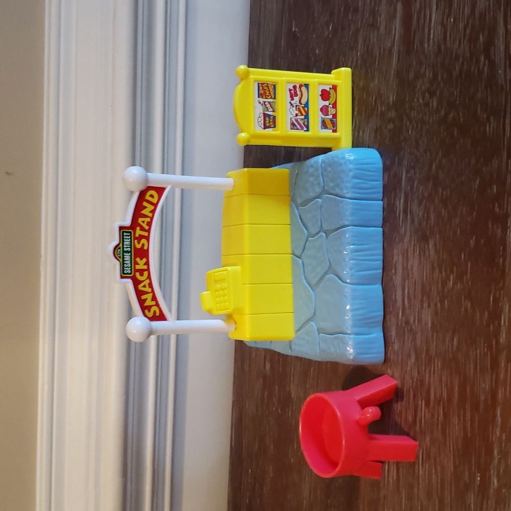 Tyco Elmo's Radio Control Railroad - Snack Stand & water tower replacement parts